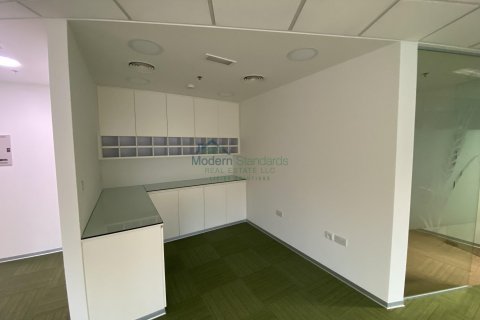 Sheikh Zayed Road, Dubai, UAE의 임대용 사무실 5640제곱미터 번호 294451 - 사진 11
