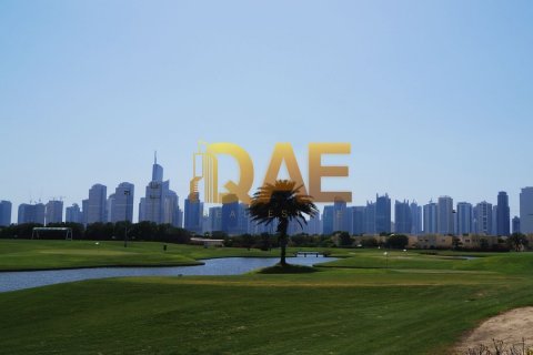 Villa til salg i Emirates Hills, Dubai, UAE 7 soveværelser, 4180.6368 kvm № 133907 - foto 4