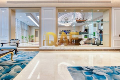Villa til salg i Emirates Hills, Dubai, UAE 7 soveværelser, 4180.6368 kvm № 133907 - foto 6