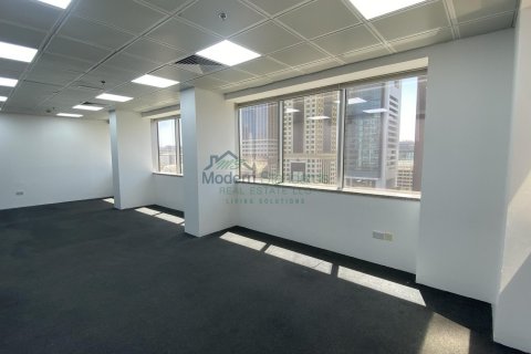 Зняти в оренду офіс в Sheikh Zayed Road, Дубай, ОАЕ 504м2, № 294452 - фото 4
