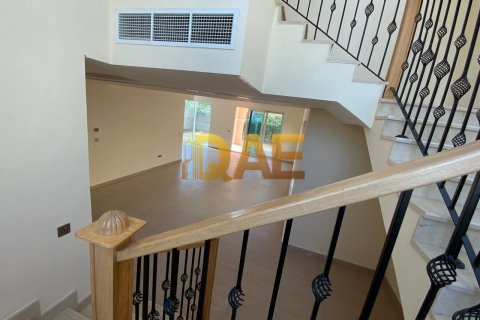 Вилла Jumeirah Park, Дубай, БАӘ-да 4 жатын бөлмелер, 5550 м² № 134922 - фото 11