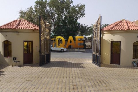 Müüa villa asukohaga Al Twar, Dubai, AÜE: 16 magamistoaga, 40000 m² Nr 134931 - pilt 13