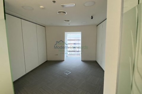 Sheikh Zayed Road, Dubai, UAE의 임대용 사무실 5640제곱미터 번호 294451 - 사진 3