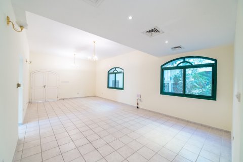 Huvila Umm Suqeim, Dubai, Arabiemiraatit 3 makuuhuonetta, 2600 m2 № 133003 - kuva 2
