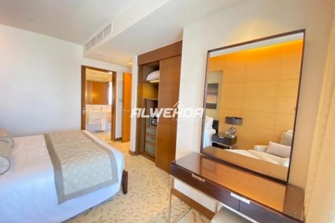 Apartment in Downtown Dubai (Downtown Burj Dubai), Dubai, UAE 3 bedrooms, 151 sq.m. № 138030 - photo 7