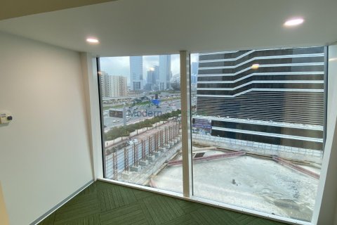 Sheikh Zayed Road, Dubai, UAE의 임대용 사무실 5640제곱미터 번호 294451 - 사진 19