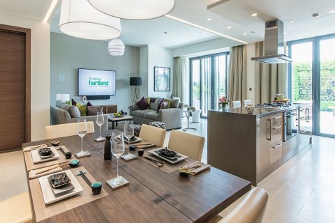 Apartment in Dubai, UAE 3 bedrooms, 138.4255 sq.m. № 194822 - photo 9
