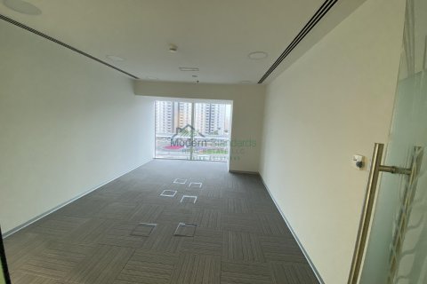 Sheikh Zayed Road, Dubai, UAE의 임대용 사무실 5640제곱미터 번호 294451 - 사진 12