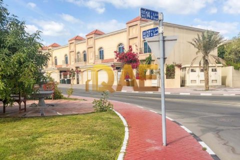 Вилла Дубай, БАӘ-да 6 жатын бөлмелер, 1486.4486 м² № 133883 - фото 9