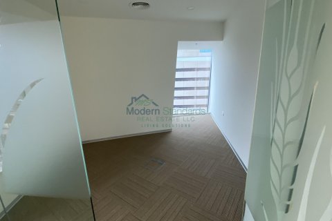 Sheikh Zayed Road, Dubai, UAE의 임대용 사무실 5640제곱미터 번호 294451 - 사진 26
