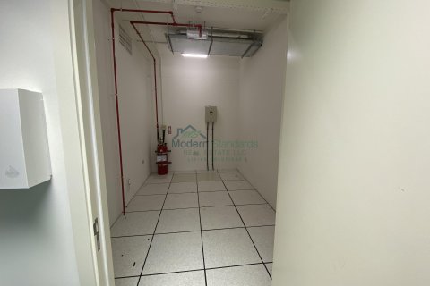 Sheikh Zayed Road, Dubai, UAE의 임대용 사무실 5640제곱미터 번호 294451 - 사진 25