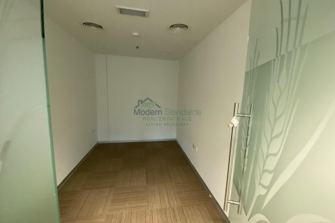 Sheikh Zayed Road, Dubai, UAE의 임대용 사무실 5640제곱미터 번호 294451 - 사진 21