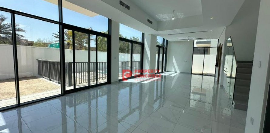 Villa asukohaga Al Furjan, Dubai, AÜE: 4 magamistoaga, 522 m² Nr 542280