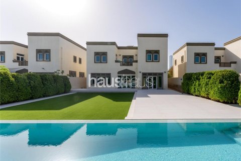 Villa en Jumeirah Park, Dubai, EAU 3 dormitorios, 295 m² № 625290