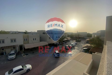 Villa uthyres i Al Reef, Abu Dhabi, UAE 3 sovrum, 174.1 kvm Nr. 533646 - fotografi 16