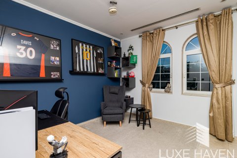 Vilă de închiriat în Jumeirah Park, Dubai, EAU 3 dormitoare, 284.75 mp.  №391506 - poză 2