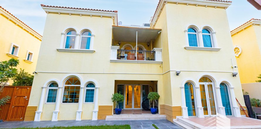 Vilă în Jumeirah Park, Dubai, EAU 3 dormitoare, 284.75 mp.  №391506
