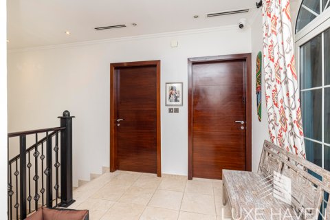 Vilă de închiriat în Jumeirah Park, Dubai, EAU 3 dormitoare, 284.75 mp.  №391506 - poză 18