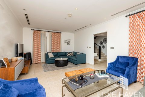 Vilă de închiriat în Jumeirah Park, Dubai, EAU 3 dormitoare, 284.75 mp.  №391506 - poză 28