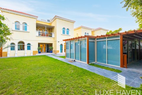 Vilă de închiriat în Jumeirah Park, Dubai, EAU 3 dormitoare, 284.75 mp.  №391506 - poză 3