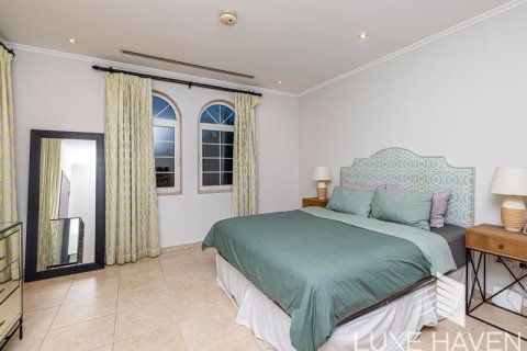 Vilă de închiriat în Jumeirah Park, Dubai, EAU 3 dormitoare, 284.75 mp.  №391506 - poză 8