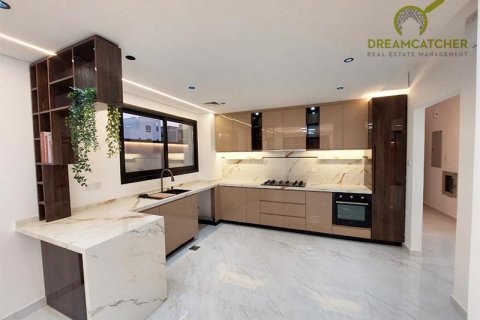 Vila di Al Helio, Ajman, UEA 5 kamar tidur, 385.5 m2 nomor 454628 - foto 2