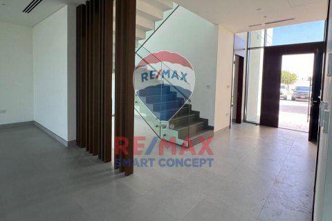 Vila u Abu Dhabi, UAE 4 spavaćih soba, 876.1 m2 Br. 580488 - fotografija 6