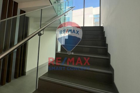 Vila u Abu Dhabi, UAE 4 spavaćih soba, 876.1 m2 Br. 580488 - fotografija 10