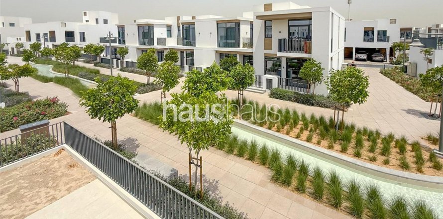 Vila u gradu Arabian Ranches 3, Dubai, UAE 4 spavaće sobe, 301 m2 Br. 626725