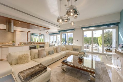 Kuća u nizu u gradu Palm Jumeirah, Dubai, UAE 5 spavaće sobe, 327 m2 Br. 626724 - Slika 5