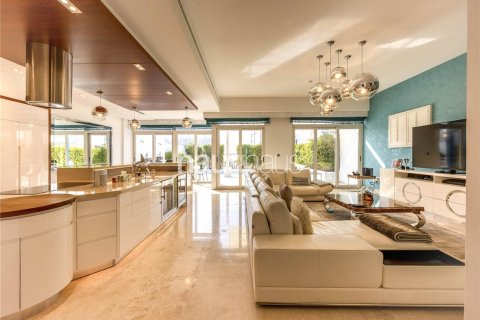 Kuća u nizu u gradu Palm Jumeirah, Dubai, UAE 5 spavaće sobe, 327 m2 Br. 626724 - Slika 14