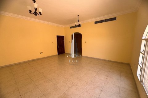 Willa do wynajęcia w Abu Dhabi, ZEA 8 sypialnie, 603.9 mkw., nr 534188 - zdjęcie 17