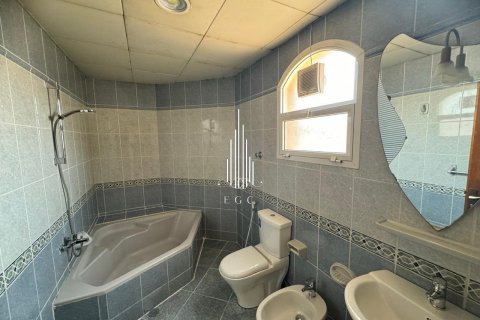 Willa do wynajęcia w Abu Dhabi, ZEA 8 sypialnie, 603.9 mkw., nr 534188 - zdjęcie 25