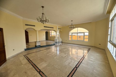 Willa do wynajęcia w Abu Dhabi, ZEA 8 sypialnie, 603.9 mkw., nr 534188 - zdjęcie 3