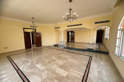 Willa do wynajęcia w Abu Dhabi, ZEA 8 sypialnie, 603.9 mkw., nr 534188 - zdjęcie 2