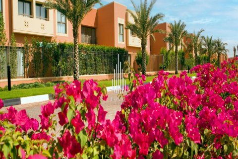 Villa in Abu Dhabi Gate City, UAE 4 bedrooms, 326.9 sq.m. № 533258 - photo 9