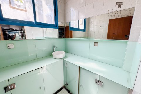 Magacin u Al Qusais, Dubai, UAE 1393.5 m2 Br. 567174 - fotografija 8