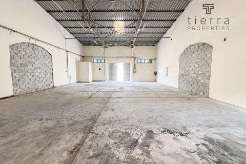 Magacin u Al Qusais, Dubai, UAE 1393.5 m2 Br. 567174 - fotografija 2