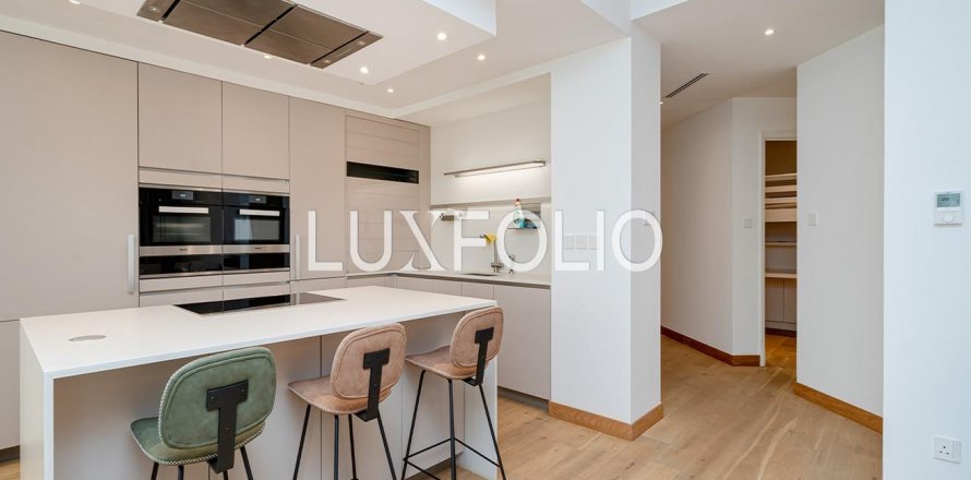 Apartment i Old Town, Dubai, UAE 3 soveværelser, 200 kvm № 627465