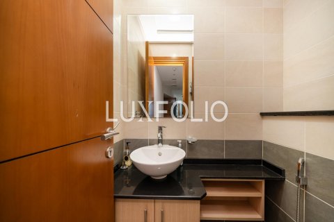 Appartamento in vendita a Dubai Marina, Dubai, EAU 3 camere da letto, 156 mq. № 627888 - foto 19