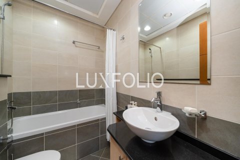 Appartamento in vendita a Dubai Marina, Dubai, EAU 3 camere da letto, 156 mq. № 627888 - foto 16