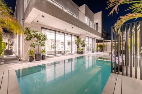 Villa in Al Furjan, Dubai, UAE 5 bedrooms, 604 sq.m. № 625314