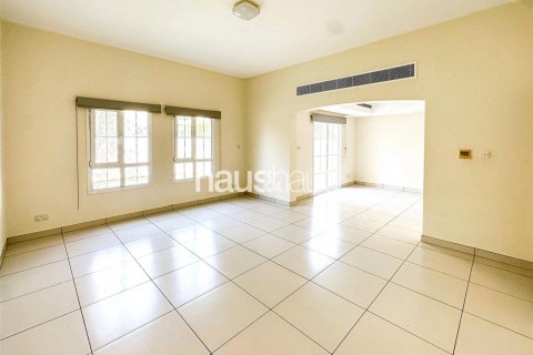 Villa à louer à The Lakes, Dubai, EAU 3 chambres, 235 m2 № 626699 - photo 18