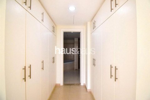 Vila u gradu Meadows, Dubai, UAE 5 spavaće sobe, 418 m2 Br. 626700 - Slika 12