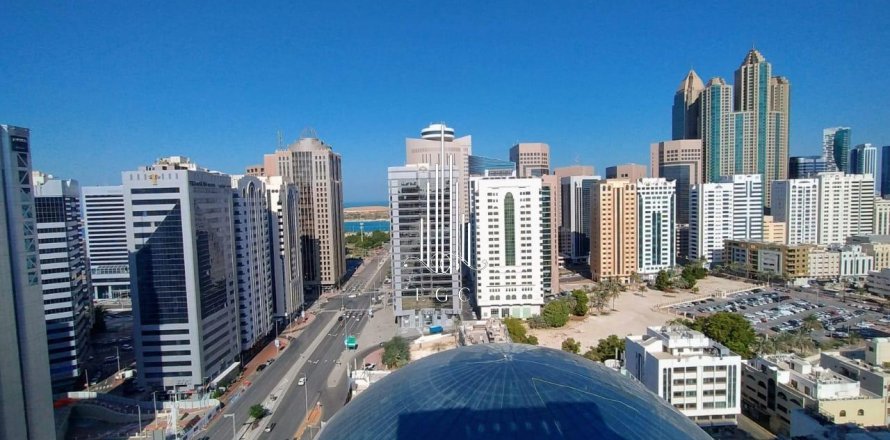 Apartament në Hamdan Street, Abu Dhabi, Emiratet e Bashkuara Arabe 3 dhoma gjumi, 213.7 m2. № 572857