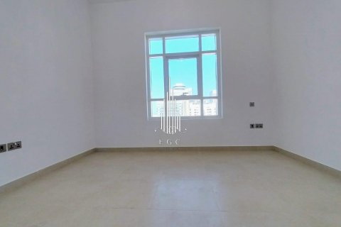 Apartament në Hamdan Street, Abu Dhabi, Emiratet e Bashkuara Arabe 3 dhoma gjumi, 213.7 m2. № 572857 - Foto 2