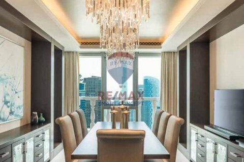 Apartment til salg i Business Bay, Dubai, UAE 2 soveværelser, 136.4 kvm № 428284 - foto 21