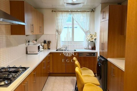 Villa itt: Khalifa City, Abu Dhabi, EAE, 4 hálószoba, 324.3 m², azonosító: 547217 - fénykép 10