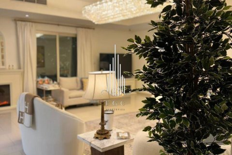 Villa itt: Khalifa City, Abu Dhabi, EAE, 4 hálószoba, 324.3 m², azonosító: 547217 - fénykép 15