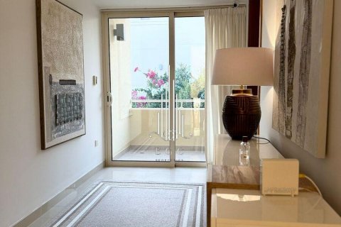 Villa itt: Khalifa City, Abu Dhabi, EAE, 4 hálószoba, 324.3 m², azonosító: 547217 - fénykép 9